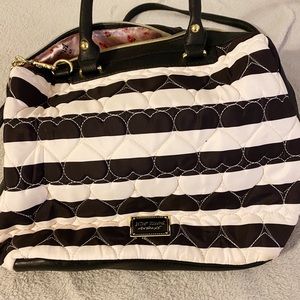 Betsey Johnson cross body purse